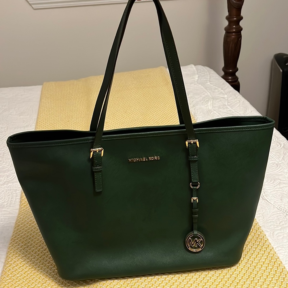 GENTLY USED - Micheal Kors Tote Purse